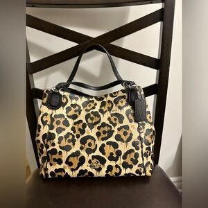 🐆 Wildly Stylish Coach Leopard Print Bag - Stand Out in Style! 👜